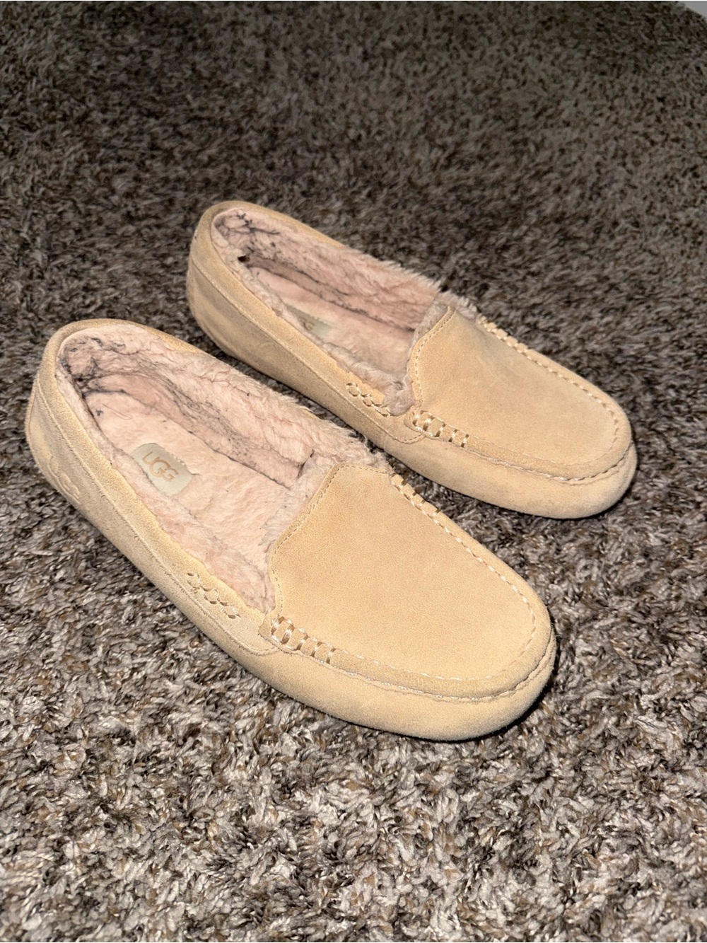 UGG women’s Suede Cozy Slip-On Moccasin - Beige